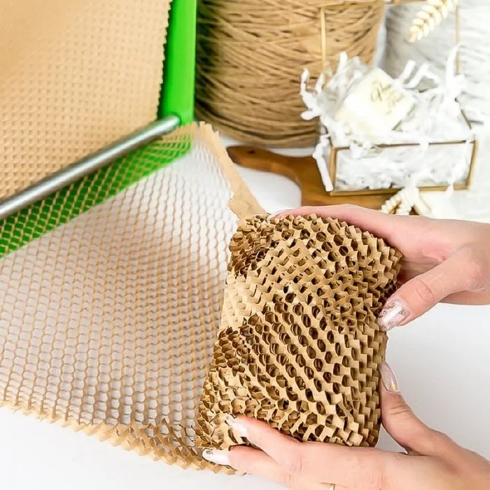 Hartie Kraft Honeycomb Economy 70 g Lungime 100/170M m, Latime 400 mm, Culoare Natur, Gramaj 70 gr-Hartie Pentru Ambalare