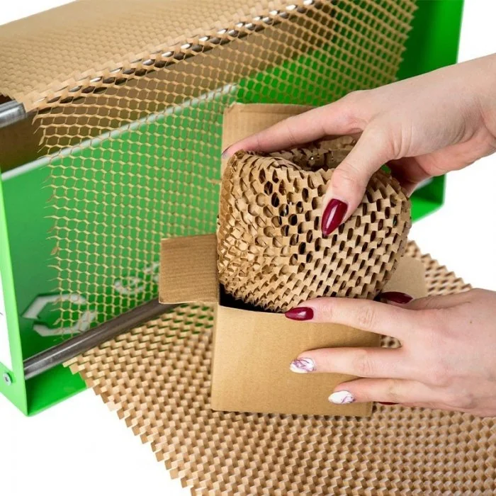 Hartie Kraft Honeycomb Standard 80 g Lungime 100/180M m, Latime 400 mm, Culoare Alb, Gramaj 80/85 gr-Hartie Pentru Ambalare