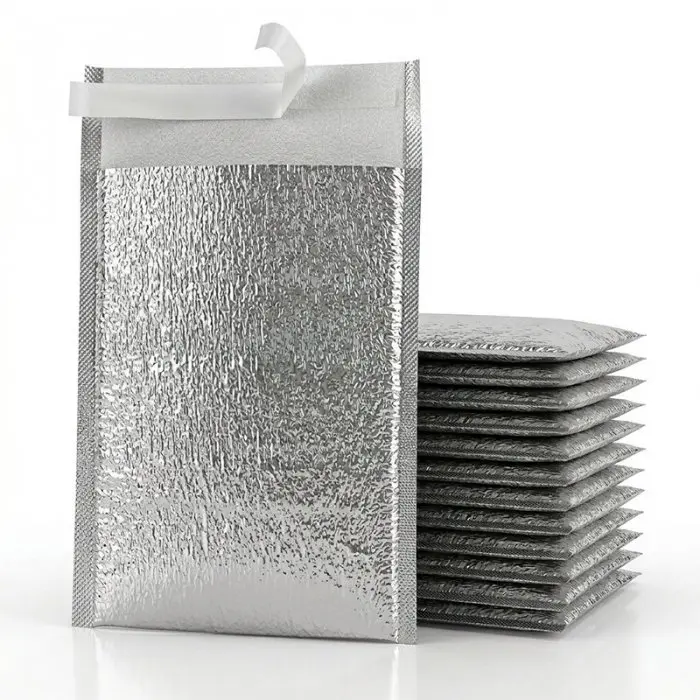 Plic Curierat Termoizolant Cu Clapeta Adeziva Dimensiuni 170x225 mm, Material PET/PEE, Aluminizat, Clapeta 50 mm, Culoare Arg...