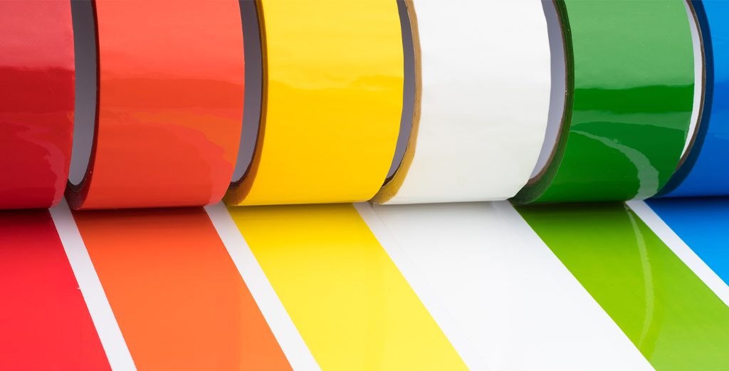 banda adeziva colorata pentru ambalare