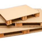 Avantajele folosirii paleților din carton în logistică și transport