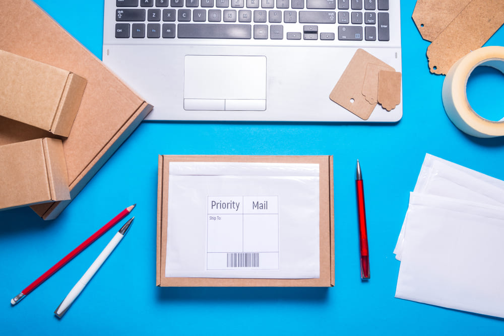 Colet cu plic port-document aplicat corect